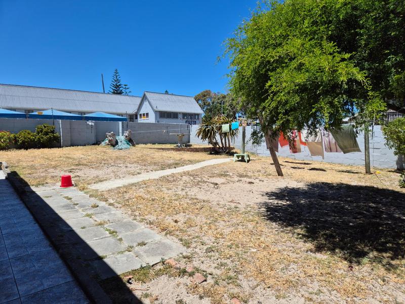6 Bedroom Property for Sale in Gansbaai Central Western Cape